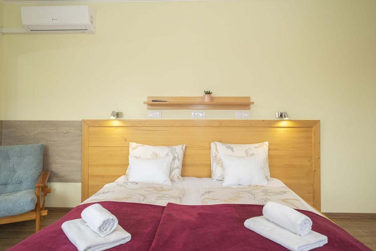 Acs Apartman Heviz Bagian luar foto