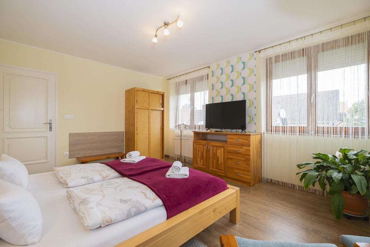 Acs Apartman Heviz Bagian luar foto