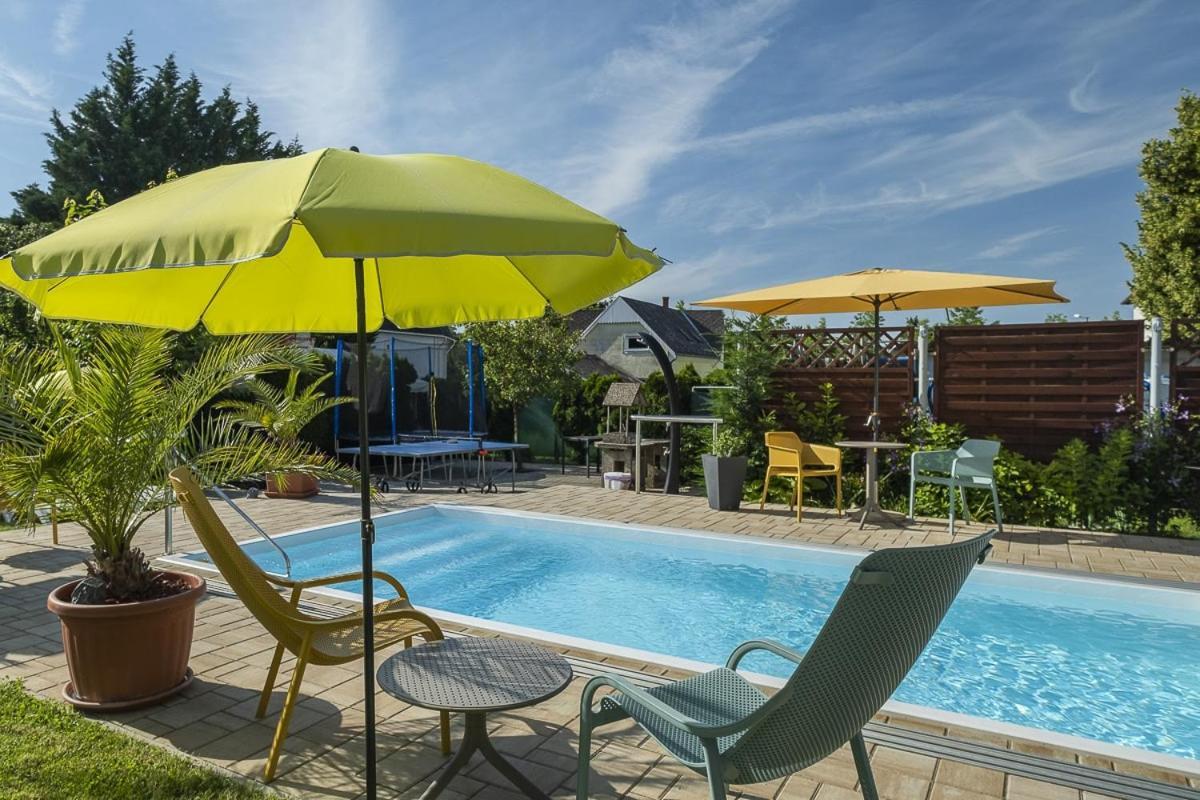 Acs Apartman Heviz Bagian luar foto
